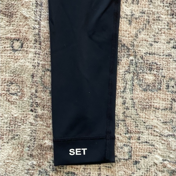 Set Active Black Leggings Size Medium - Picture 4 of 4